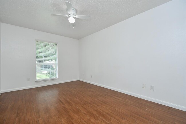 Building Photo - 7714 Eichler Dr