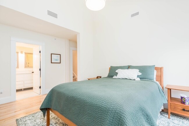 Building Photo - 1 Franklin St