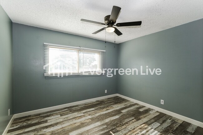 Building Photo - 4637 N 21st Ave