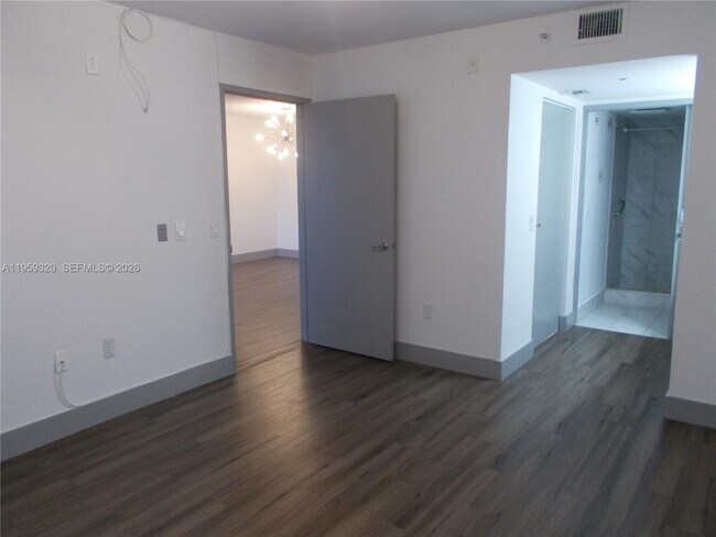 Building Photo - 701 SW 141st Ave