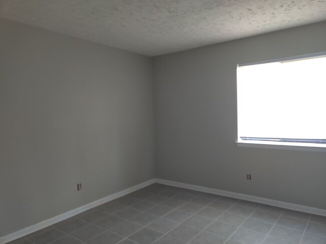 Building Photo - Orchard Trace Condo - 3 Bedroom, 2 Bath