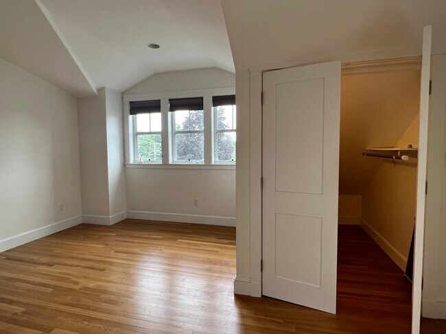 Main Bedroom - 7 Fairfield St