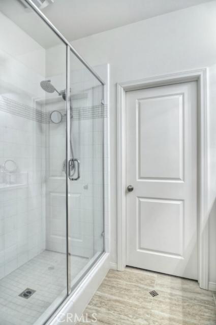 Building Photo - 41 Bianco