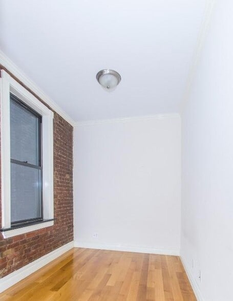 Building Photo - 95 Perry St