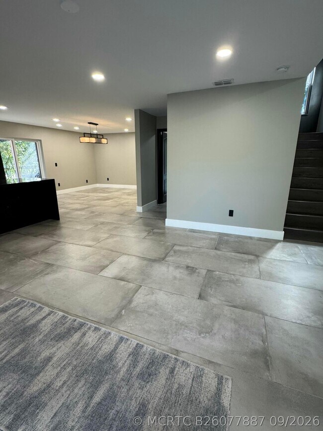 Building Photo - 10366 Buena Ventura Dr