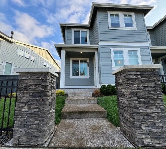 Building Photo - 4082 SE Century Blvd