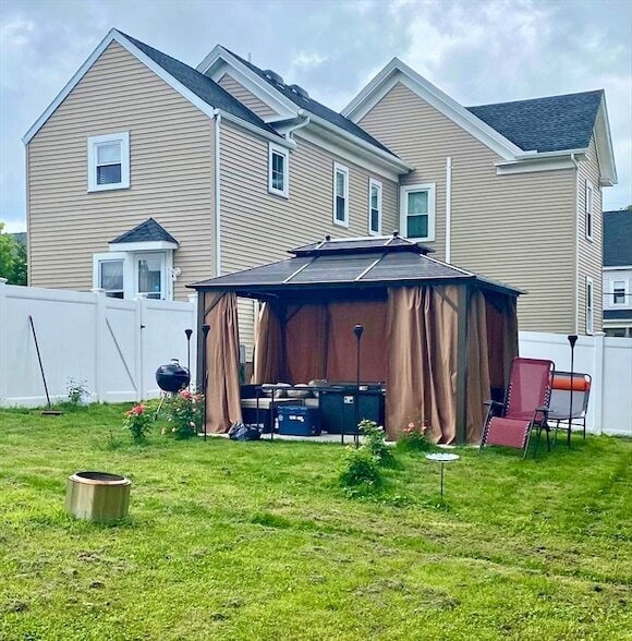 Building Photo - 30 Maple Ave