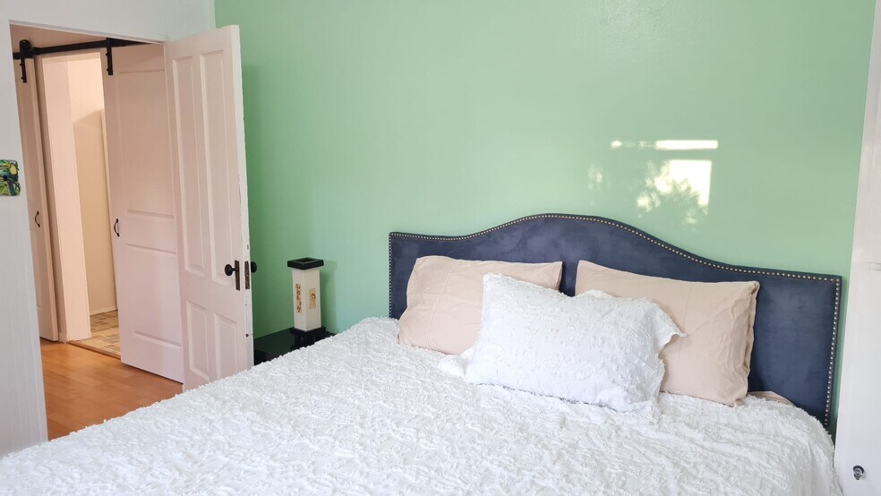 Building Photo - 5720 Soquel Dr