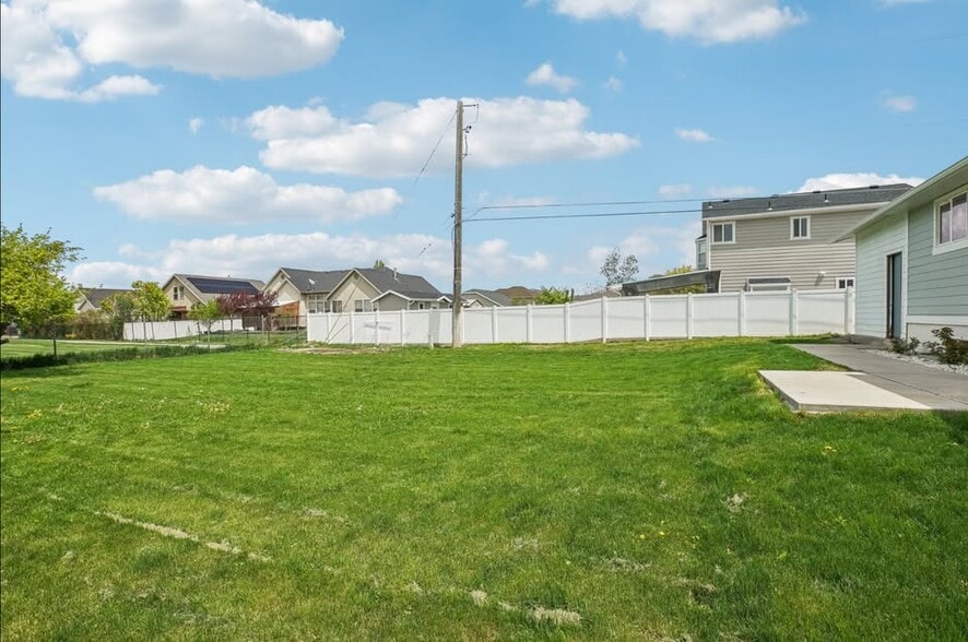 Building Photo - 5206 W Hunter Dr