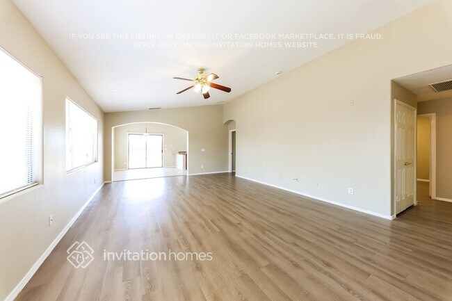 Building Photo - 5433 W Grove St