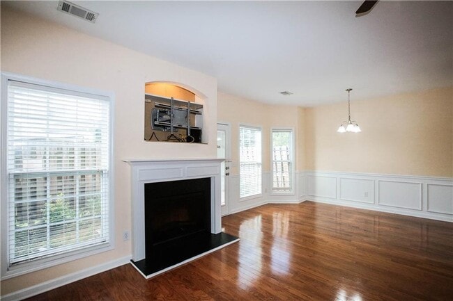 Building Photo - 3801 Thayer Trace