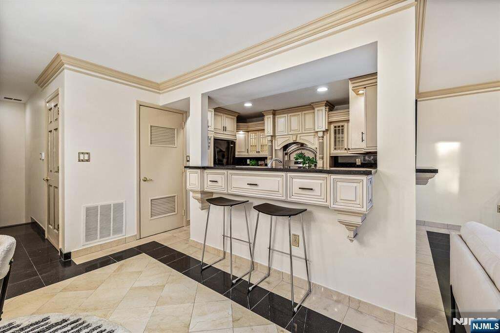 Building Photo - 750 Mainsail Ln