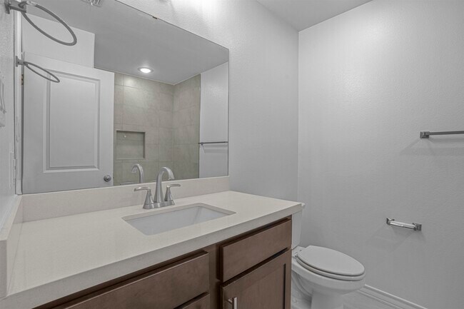 Building Photo - 9916 Bijan Dr