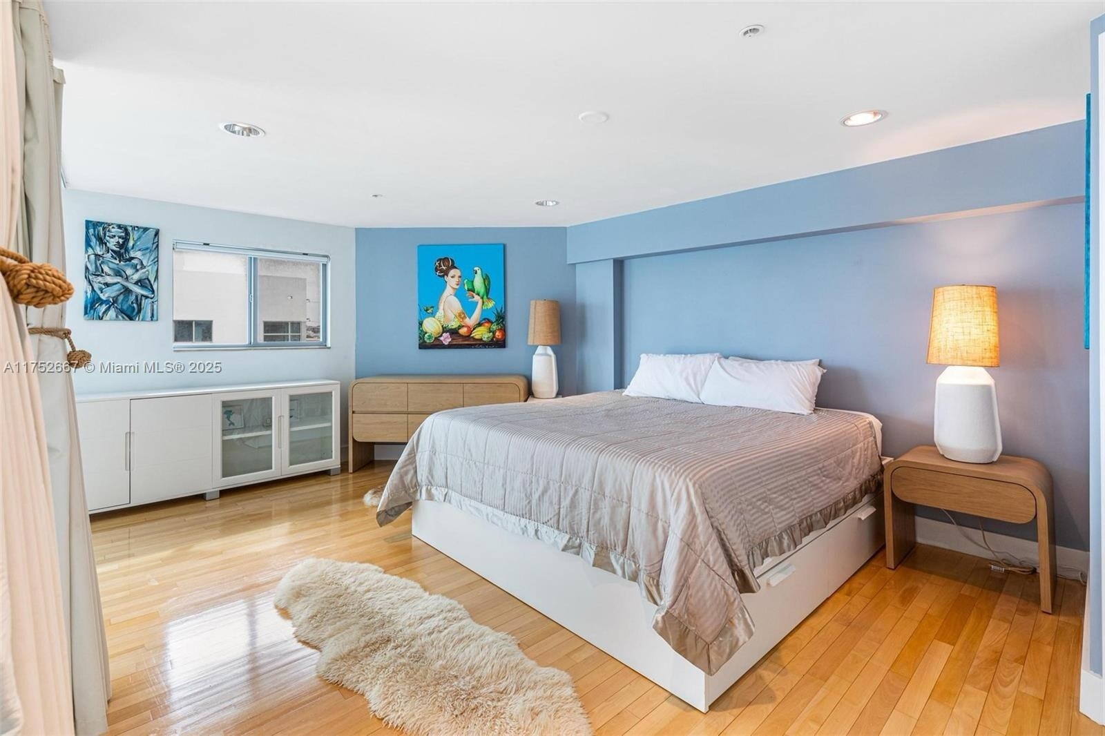 Building Photo - 7728 Collins Ave