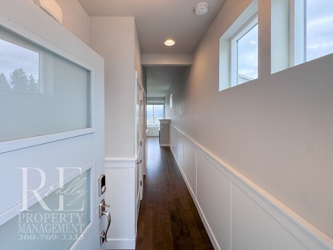 Building Photo - Modern 3-Story Bremerton Home with Water Views on Every Level