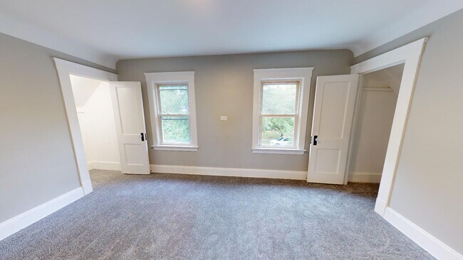 Building Photo - Old Brooklyn Area - 3 Bedroom Single Famil...