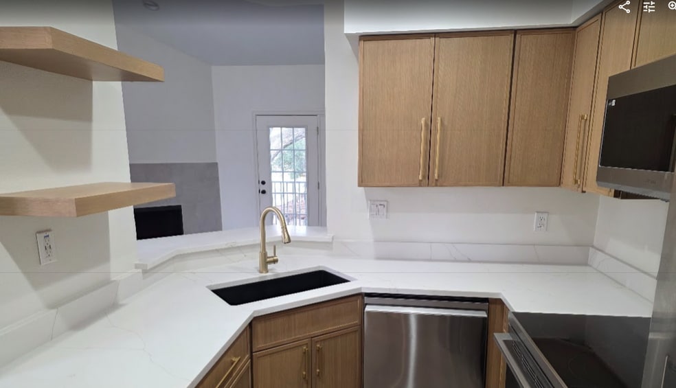 Building Photo - 5325 Bent Tree Forest Dr