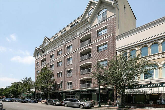 Primary Photo - 543 Main St