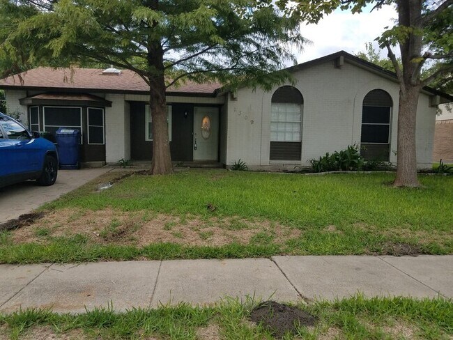 Primary Photo - 1309 Greencove Dr