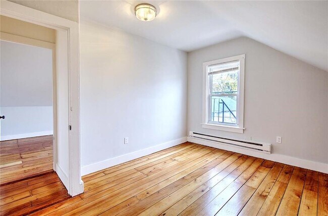 Building Photo - 21 Brewster St