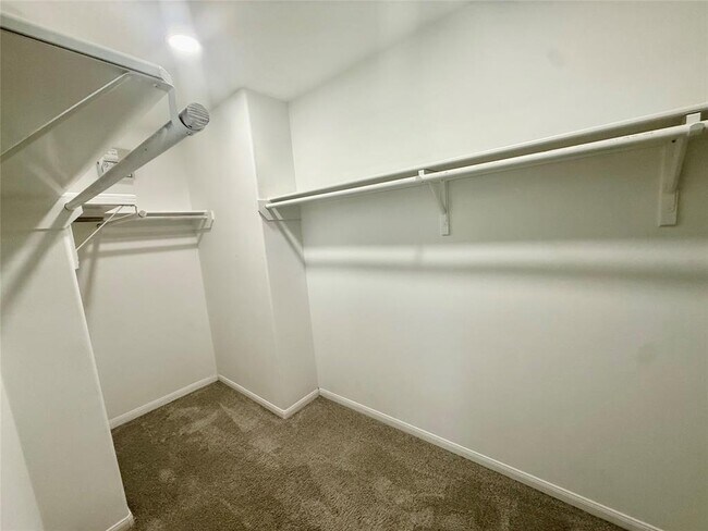 Building Photo - 12911 Hunters Field Ln