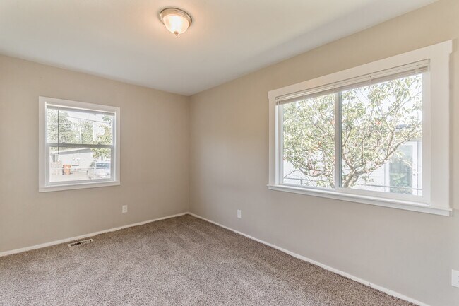 Building Photo - 3636 S Tyler St