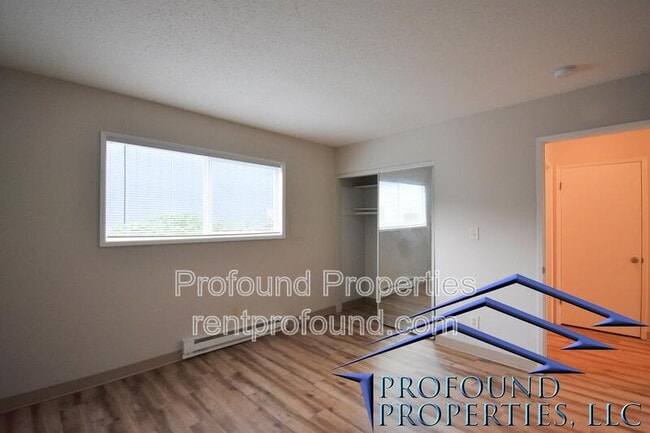 Building Photo - 706 NE 99th Ave