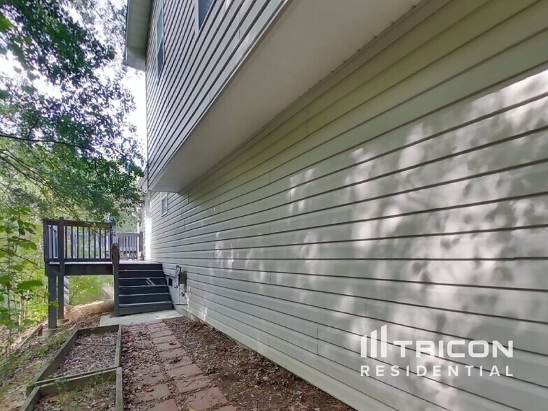 Building Photo - 209 Remington Ct