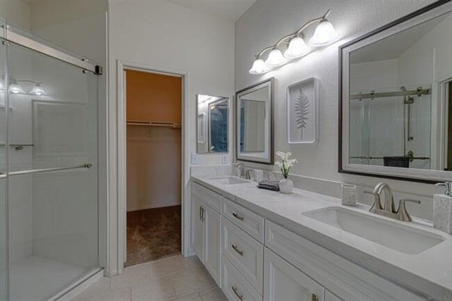 Building Photo - Recently Remodeled- 3 Bed 2.5 Bath 2 Story...