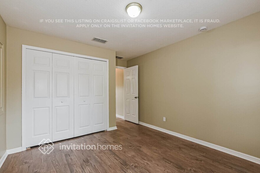 Building Photo - 70 Crystal Dr