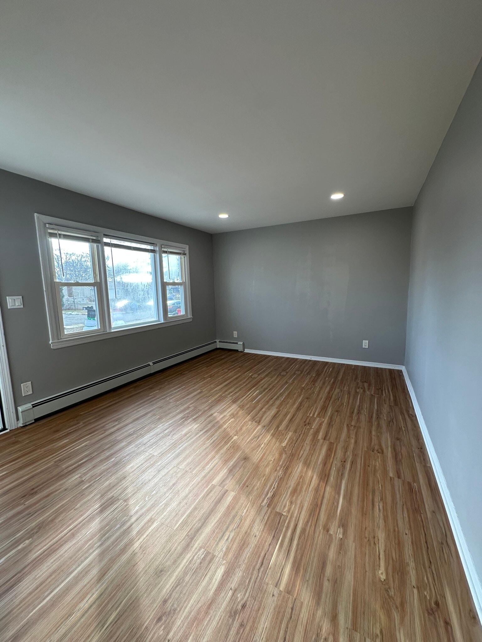 Building Photo - 61 Kellum St