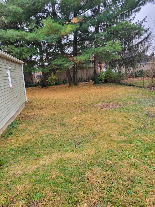 Building Photo - 332 Ashwood Ave