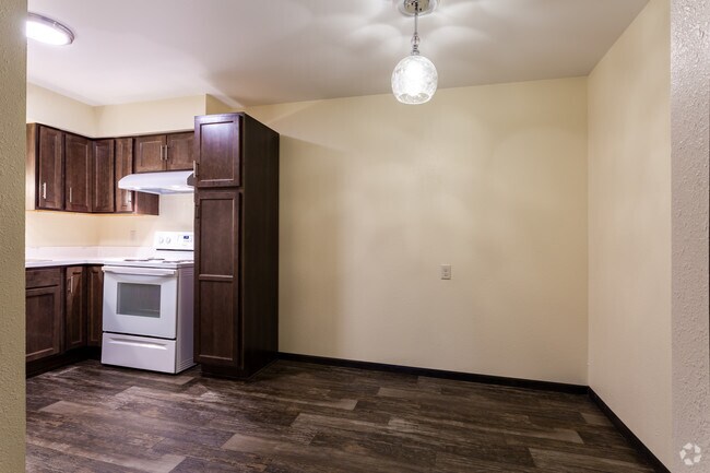 2BR, 1BA - Sherwood Manor IX