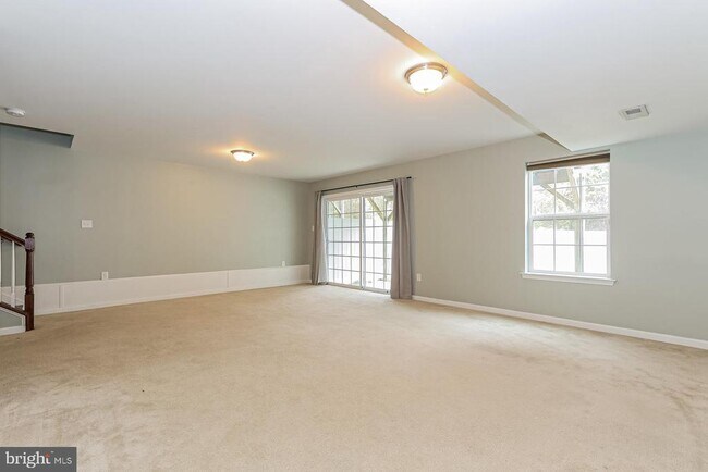 Building Photo - 5 Lani Ln