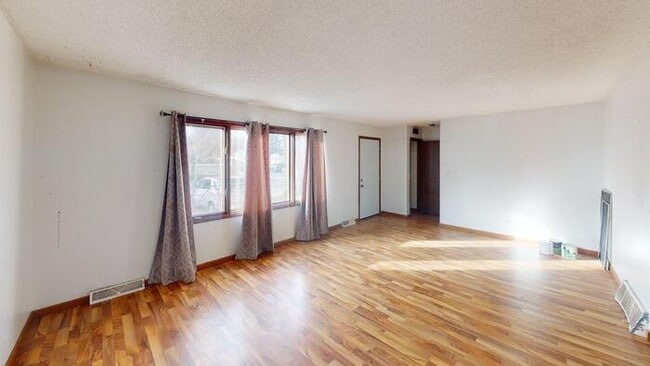 Building Photo - 329 W Indiana Ave