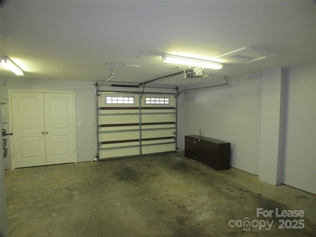 Building Photo - 1733 Matheson Ave