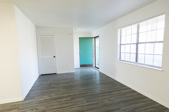 Living Area (1) - Fairhill Apartments