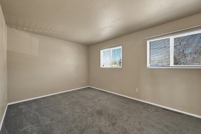 Building Photo - $1,900.00, 3-bed, 2-bath located in Colora...