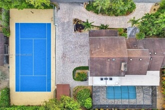 Building Photo - 2120 SW 28th Way