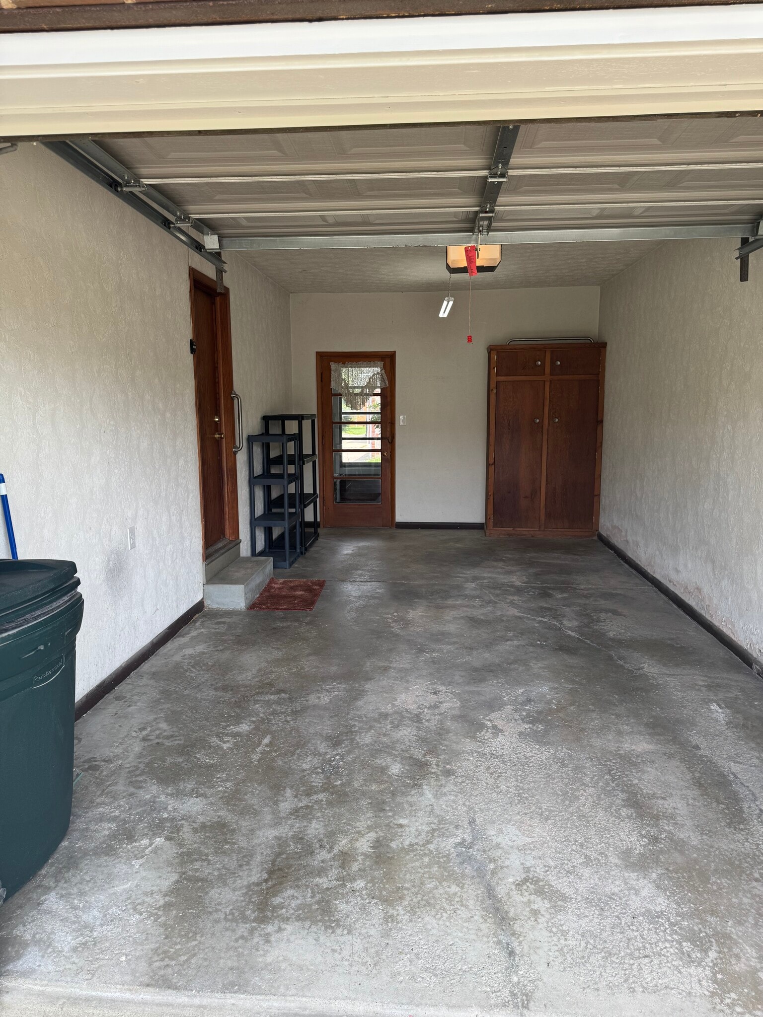 1 Car Garage - 270 Kenridge Rd