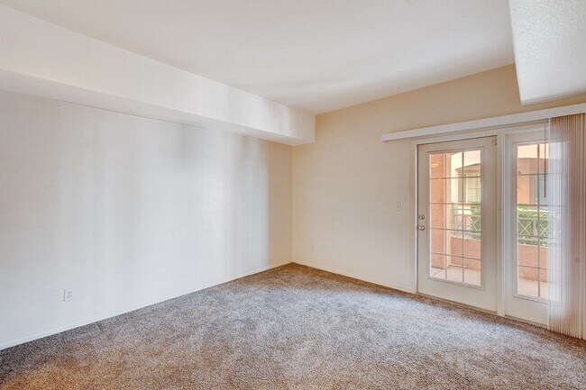 Building Photo - Beautifully Designed 2 Bedroom Condo in North Summerlin!