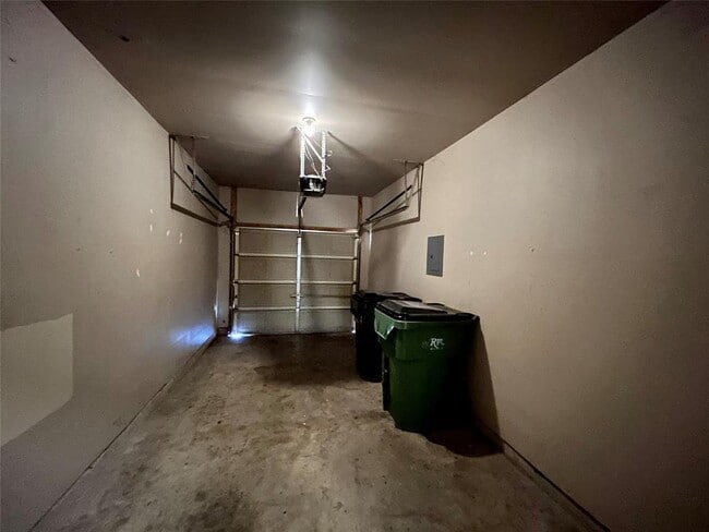 Building Photo - 2707 Westhampton Ct
