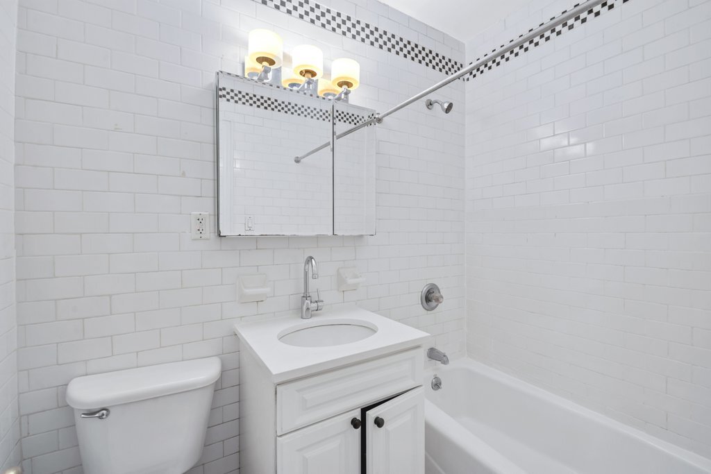 Building Photo - 358 W 45th St