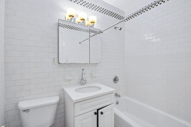 Building Photo - 358 W 45th St