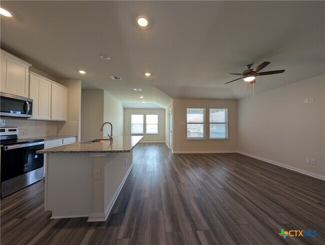 Building Photo - 3069 Charyn Wy