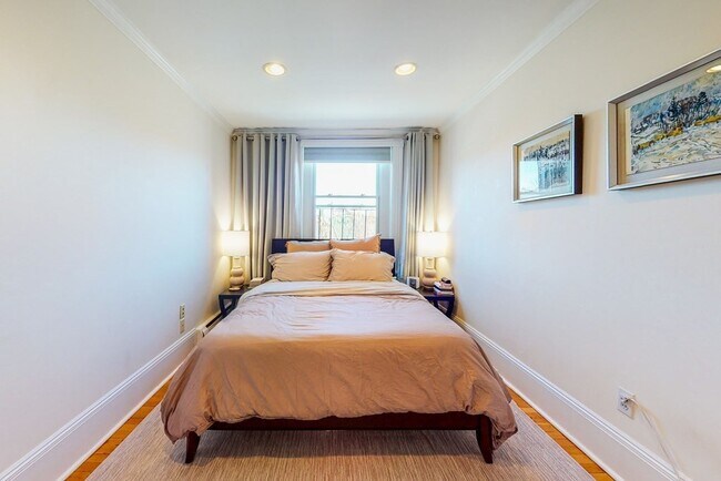 Building Photo - 320 Commonwealth Ave