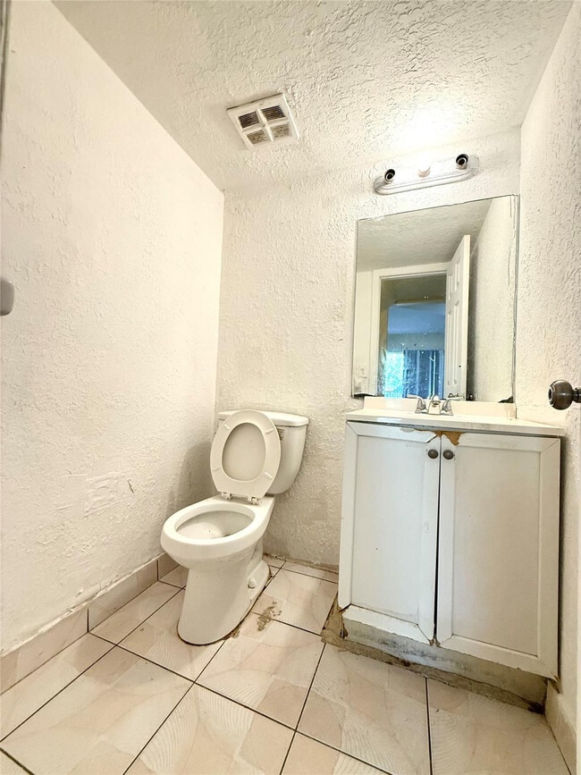 Building Photo - 2625 NW 60th Way