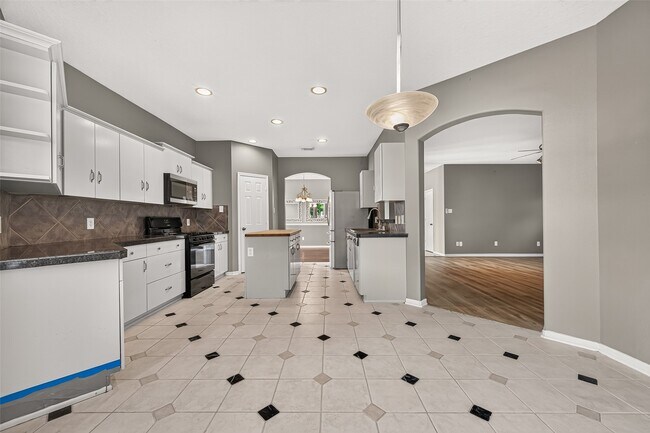 Building Photo - 14402 Barker Pelican Ct