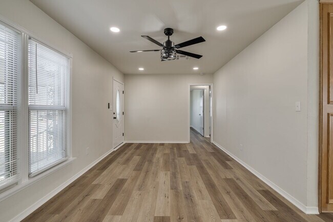 Building Photo - 2416 NW 40th St