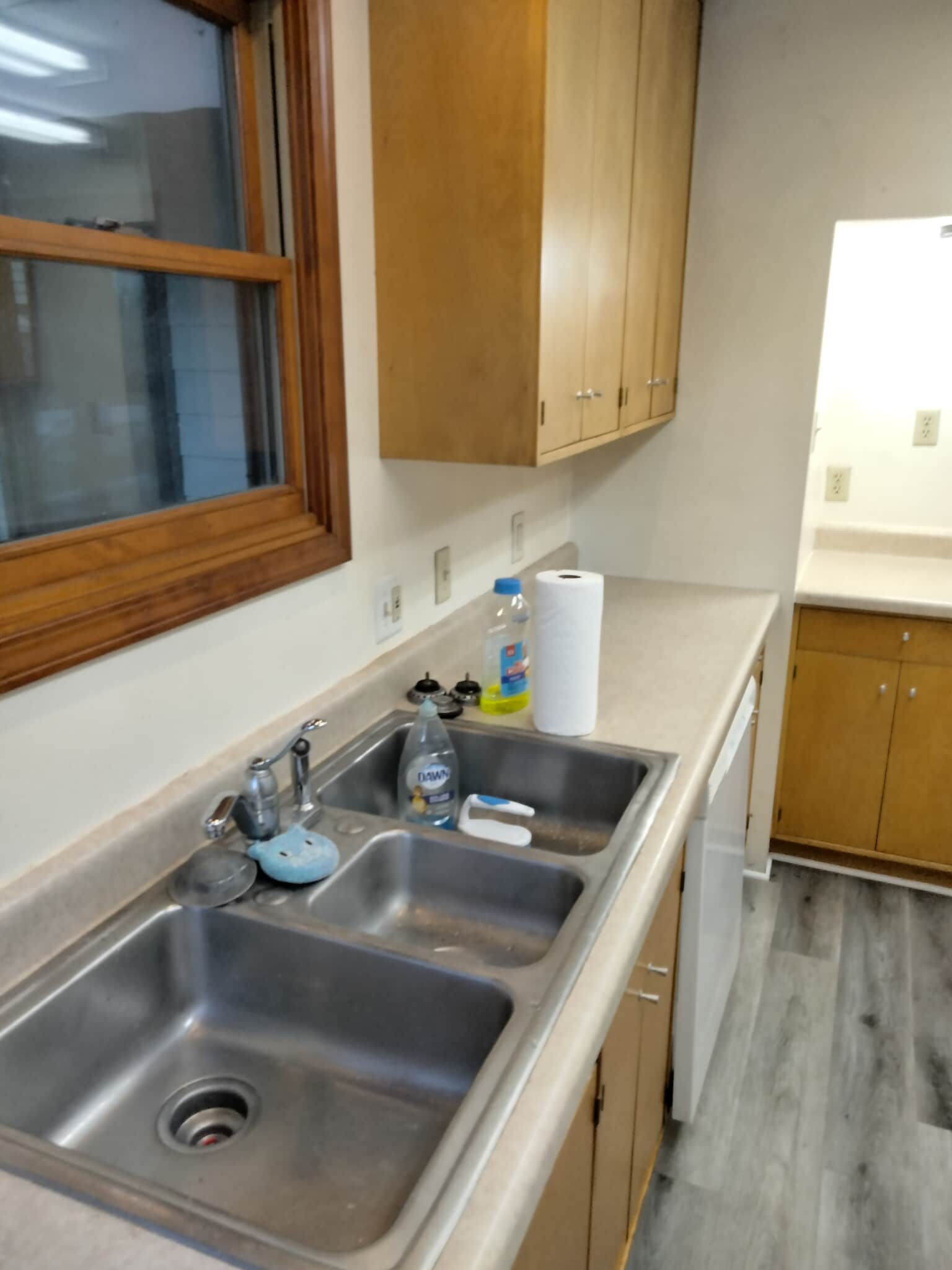 3 tub sink - 1031 Quivera Cir